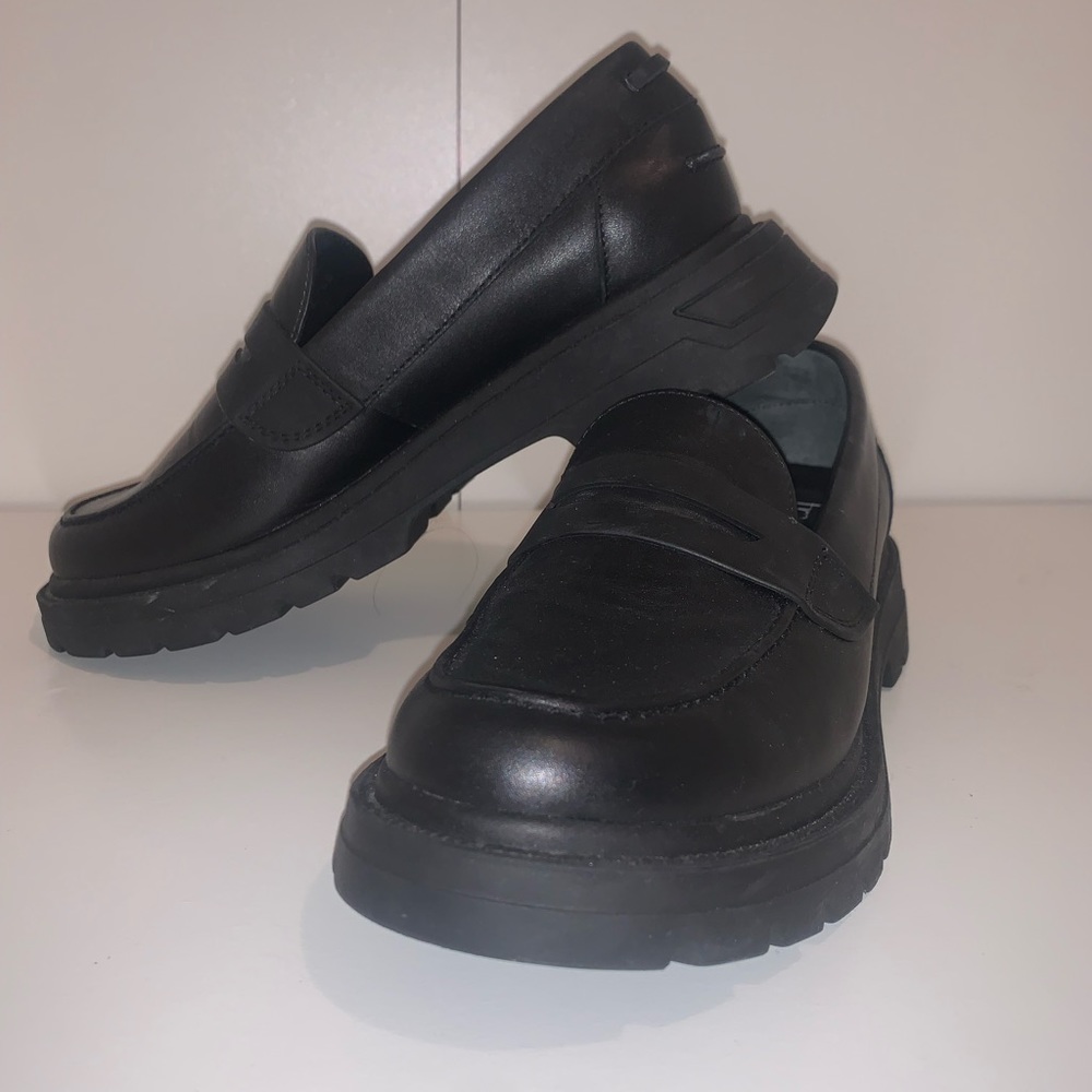 Franco Sarto L-Reza Black loafers, Size 6 Patent Leather.